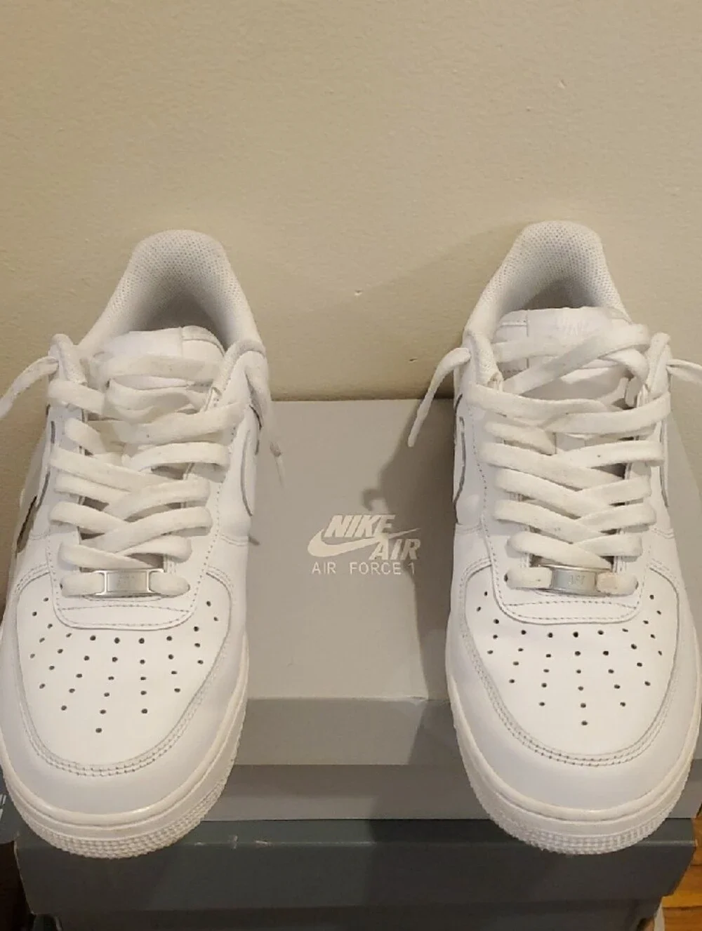 NIKE AIR FORCE 1 White Men's / UNISEX SNEAKERS